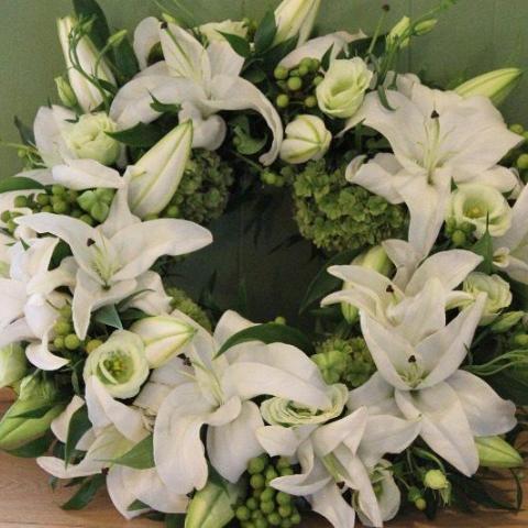 Gifford - Funeral Flowers White Lily Wreath